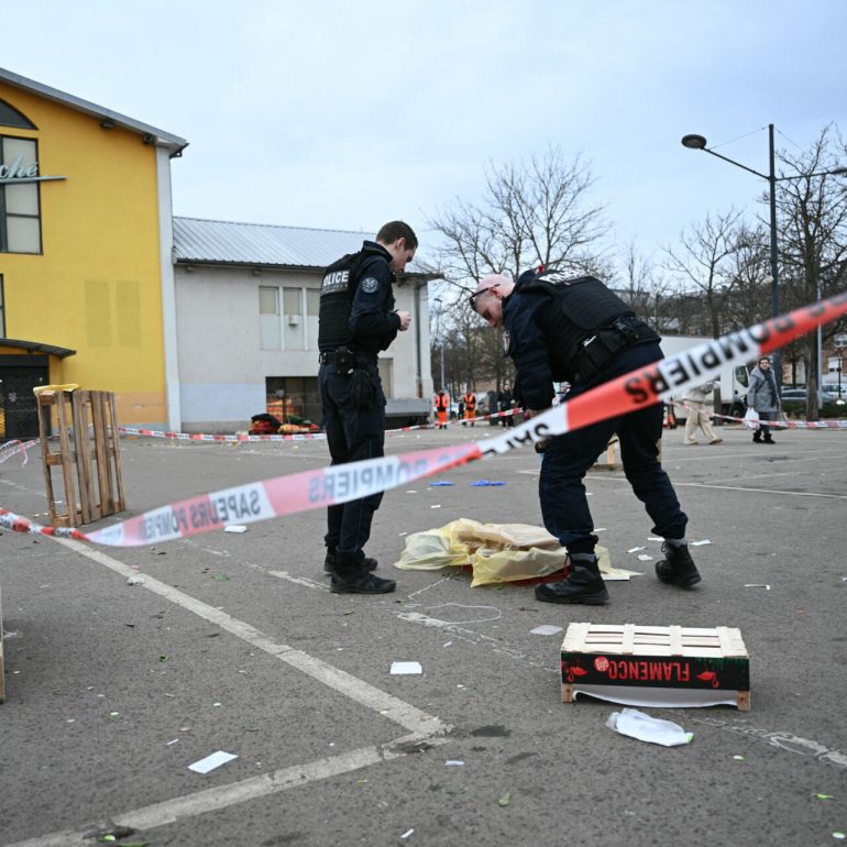 Attaque au couteau à Mulhouse : un mort et plusieurs blessés, un acte terroriste selon les autorités